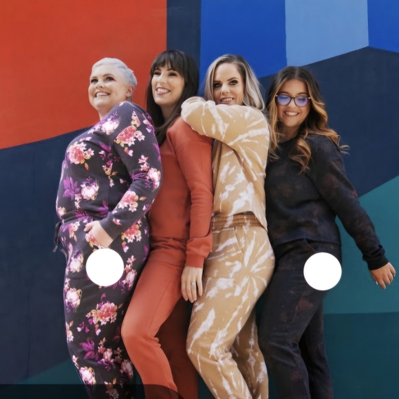 Sweatshirt and pant set - Picture 7 of 7